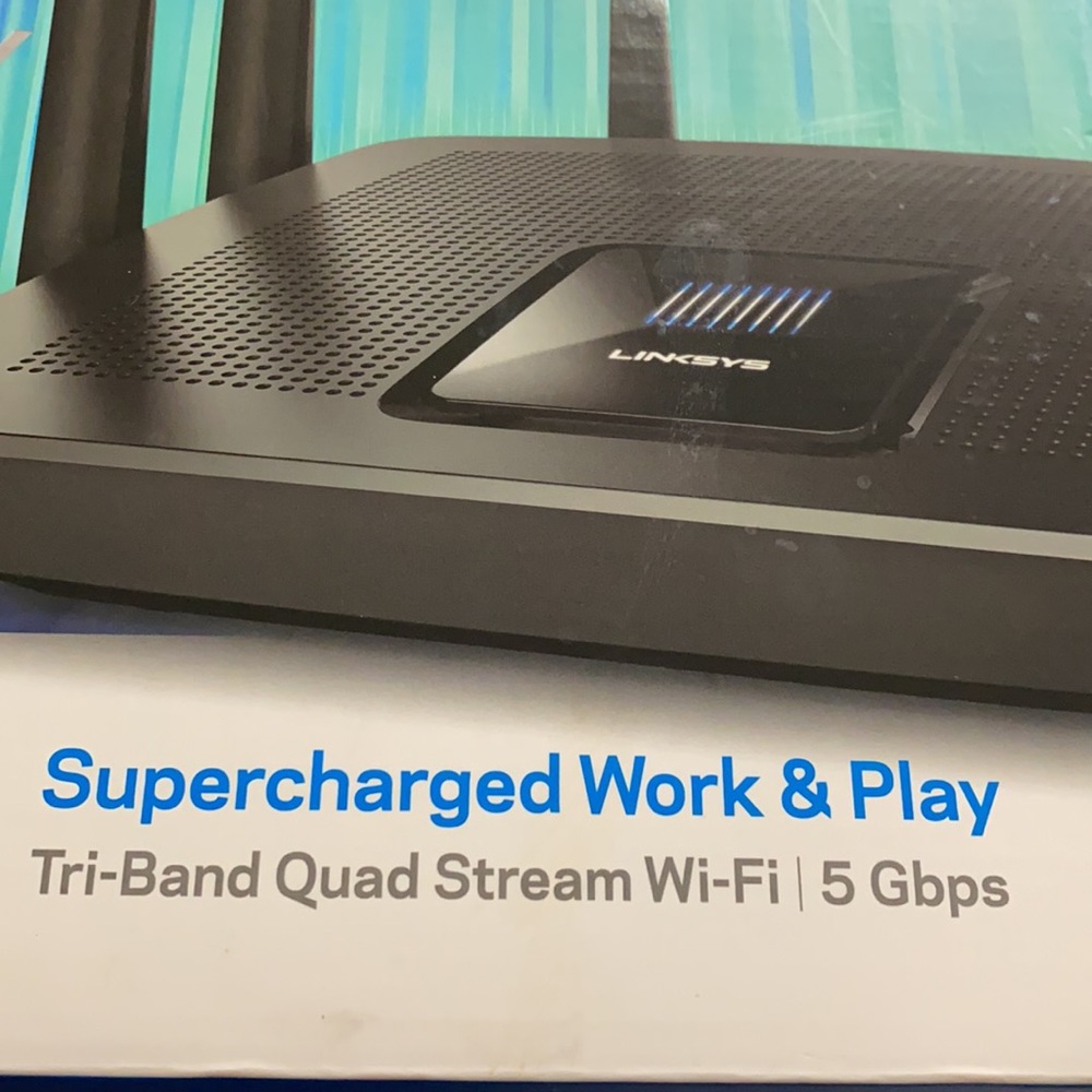 LINKSYS Max-Stream with MU-MIMO Technology Router - Picture 2 of 11